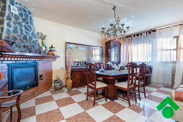 Casas en venta y pisos alquiler - 3