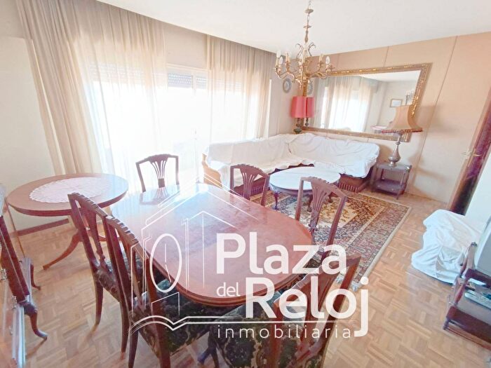 Casas en venta y pisos alquiler - 1