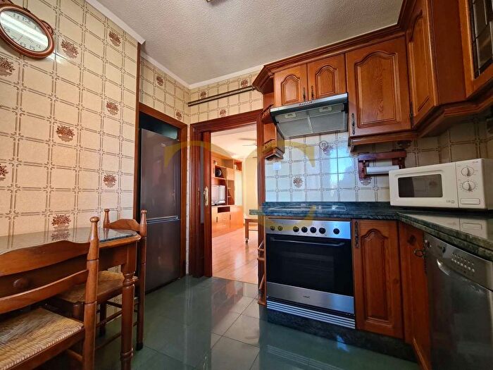 Casas en venta y pisos alquiler - 3