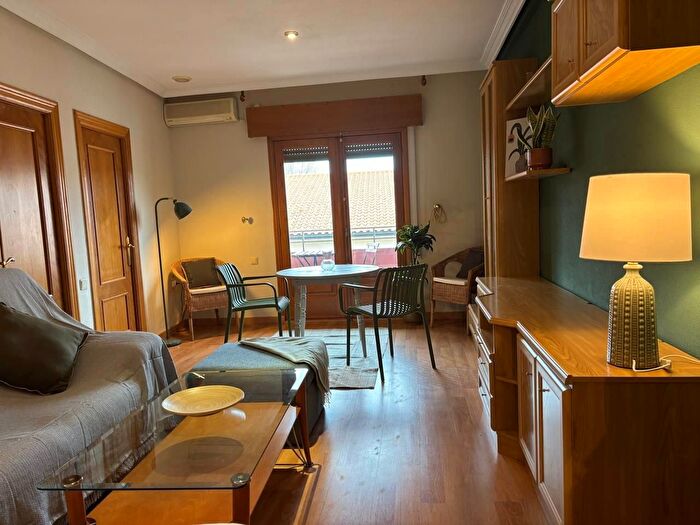 Casas en venta y pisos alquiler - 2