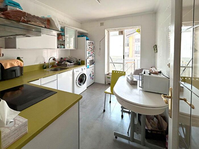 Piso en venta en El Pilar, Vitoria Gasteiz de 3 habitaciones