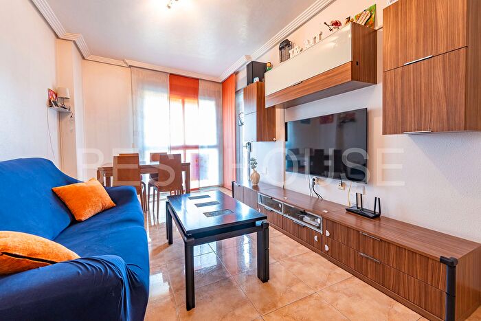 Casas en venta y pisos alquiler - 3