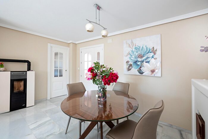 Casas en venta y pisos alquiler - 2