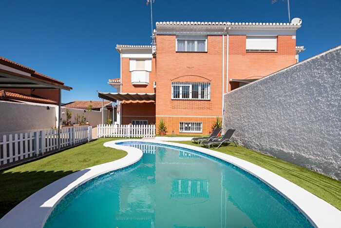 Casas en venta y pisos alquiler - 1