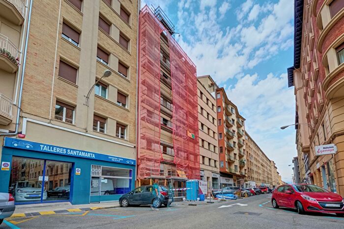 Casas en venta y pisos alquiler - 1