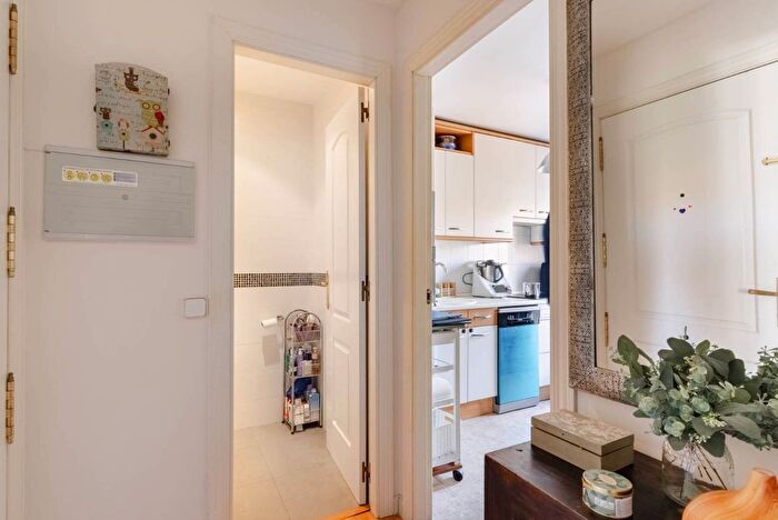 Casas en venta y pisos alquiler - 3