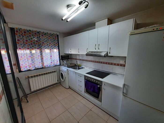 Casas en venta y pisos alquiler - 2