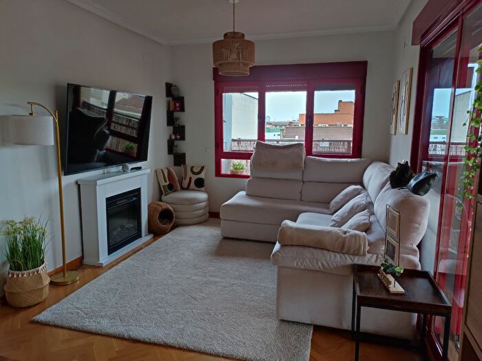 Casas en venta y pisos alquiler - 2