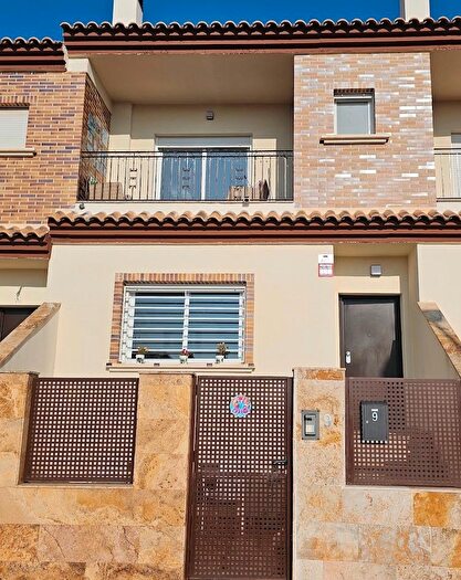 Casas en venta y pisos alquiler - 1