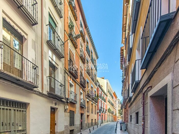 Casas en venta y pisos alquiler - 1