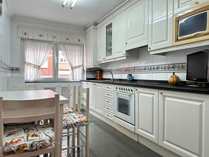 Casas en venta y pisos alquiler - 1