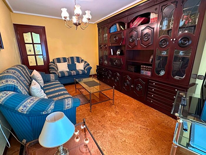 Casas en venta y pisos alquiler - 3