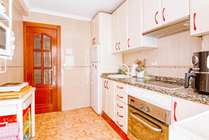 Casas en venta y pisos alquiler - 3