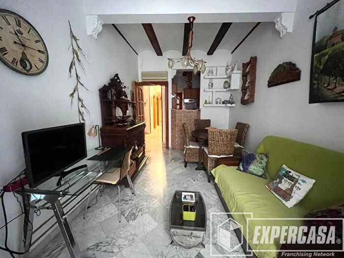Casas en venta y pisos alquiler - 1