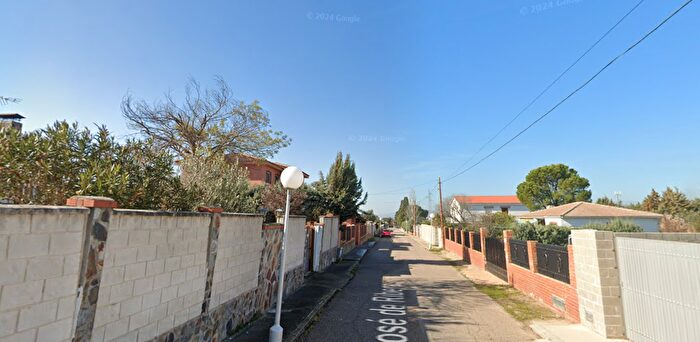 Casa en venta en El Casar de Escalona, Toledo de 4 habitaciones