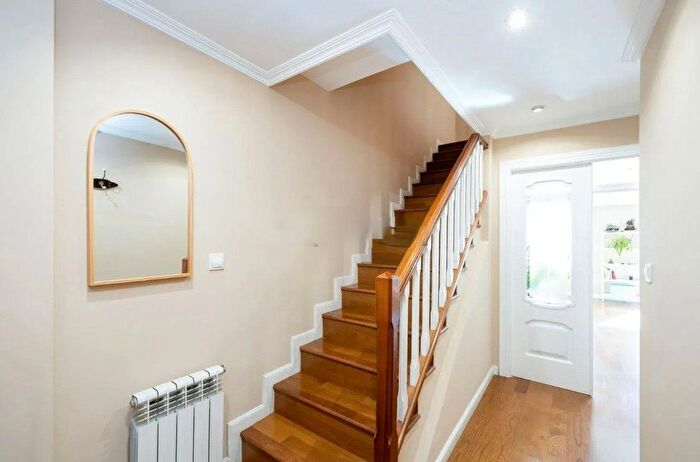 Casas en venta y pisos alquiler - 3