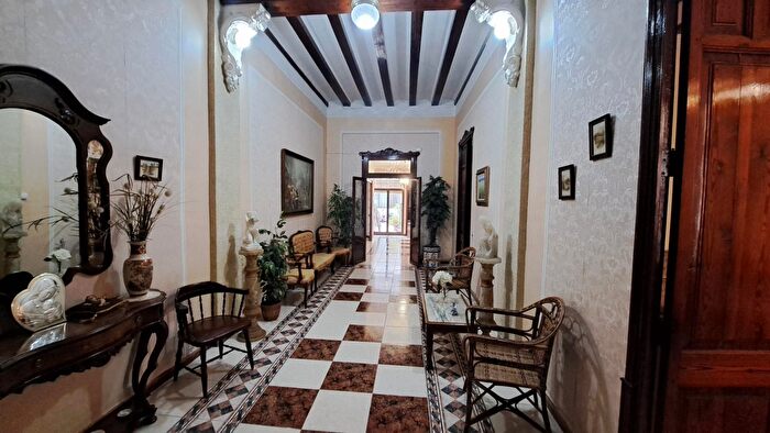 Casas en venta y pisos alquiler - 1