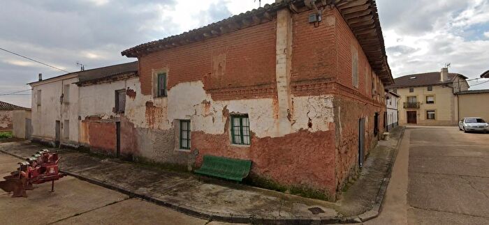 Casa en venta en Herrera de Pisuerga, Palencia de 5 habitaciones