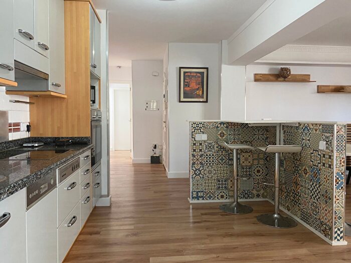 Casas en venta y pisos alquiler - 1