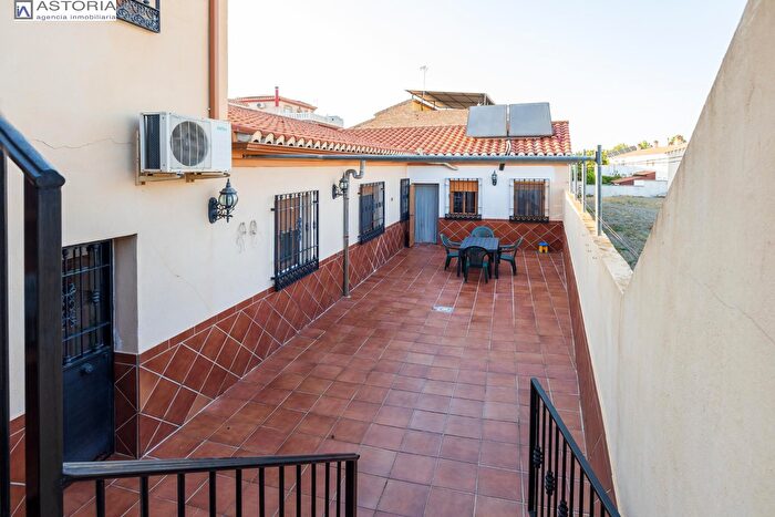 Casas en venta y pisos alquiler - 1