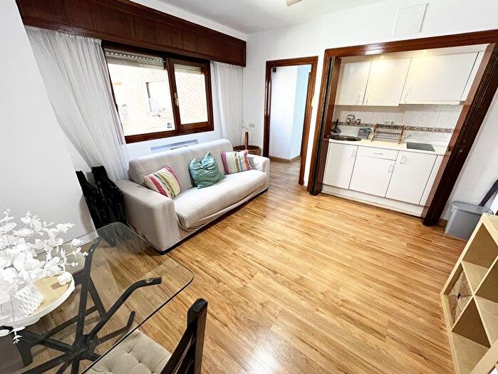 Casas en venta y pisos alquiler - 1