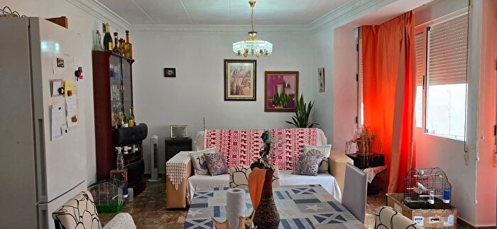 Casas en venta y pisos alquiler - 1