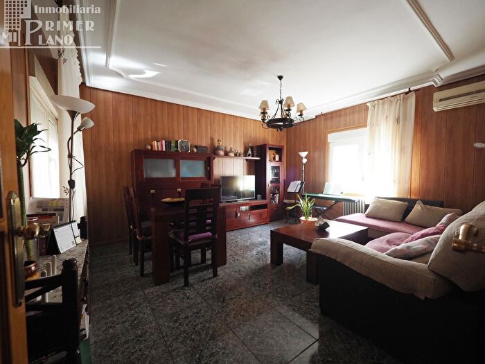 Casas en venta y pisos alquiler - 1