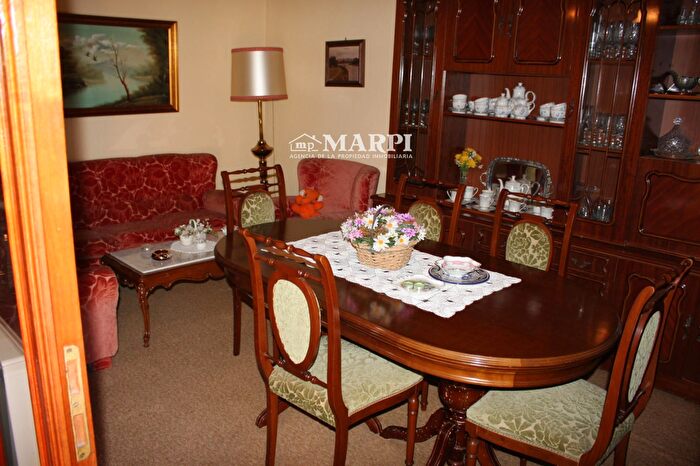 Casas en venta y pisos alquiler - 3