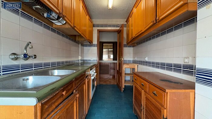 Casas en venta y pisos alquiler - 3