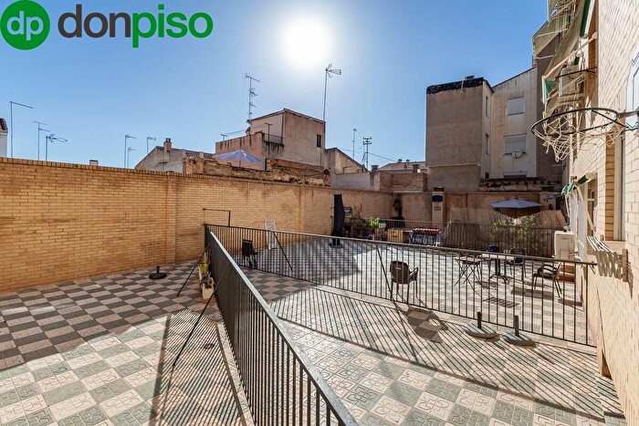 Casas en venta y pisos alquiler - 3