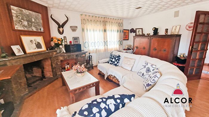 Casas en venta y pisos alquiler - 3