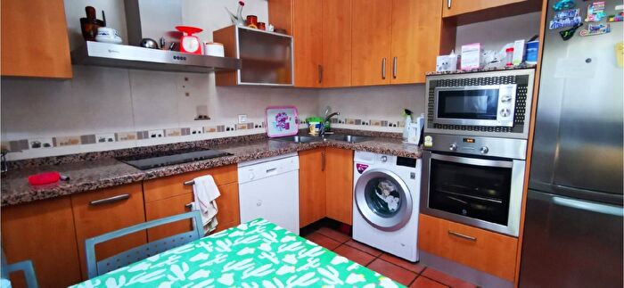 Casas en venta y pisos alquiler - 3
