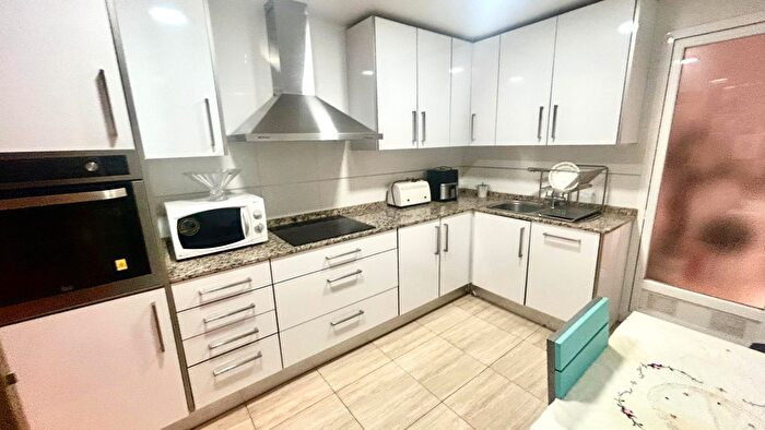 Casas en venta y pisos alquiler - 1