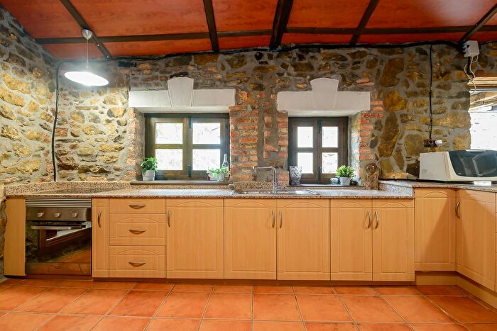 Casas en venta y pisos alquiler - 3