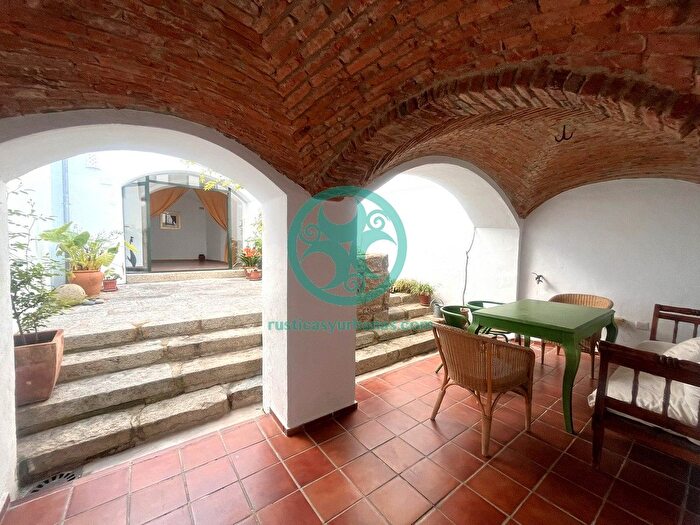 Casas en venta y pisos alquiler - 1