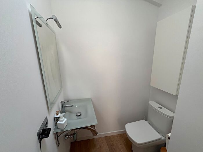Casas en venta y pisos alquiler - 2