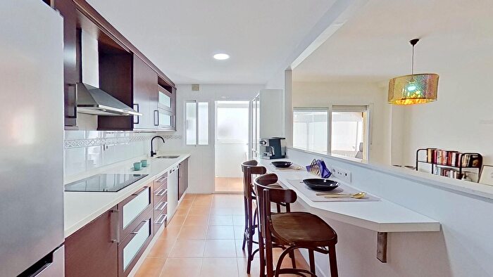 Casas en venta y pisos alquiler - 2