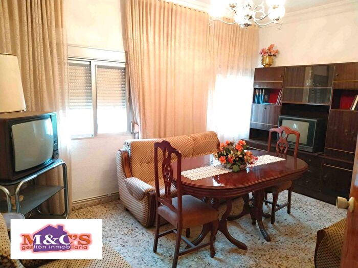 Casas en venta y pisos alquiler - 1