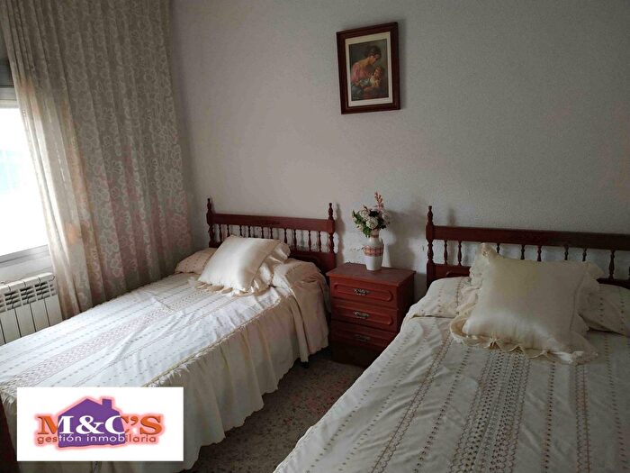 Casas en venta y pisos alquiler - 3