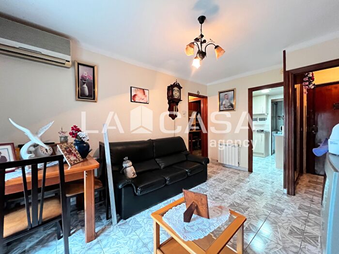Casas en venta y pisos alquiler - 1