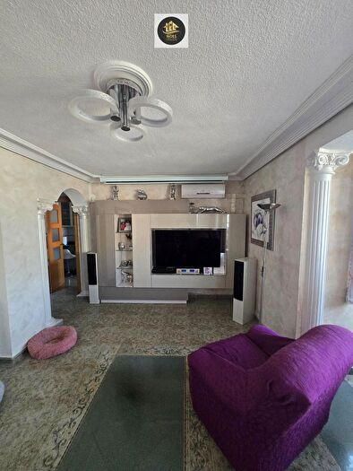 Casas en venta y pisos alquiler - 2