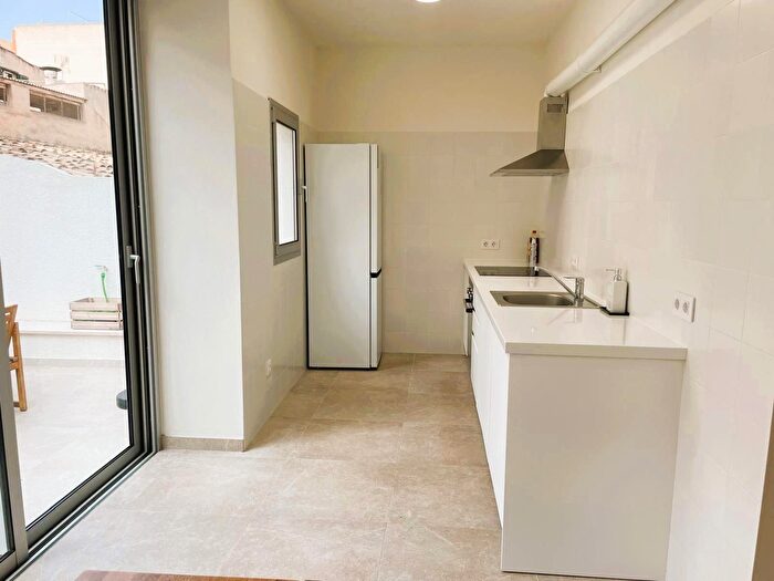 Casas en venta y pisos alquiler - 3
