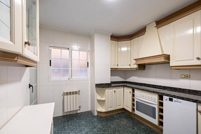 Casas en venta y pisos alquiler - 2