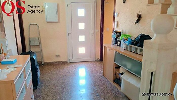 Casas en venta y pisos alquiler - 3