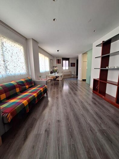 Casas en venta y pisos alquiler - 1