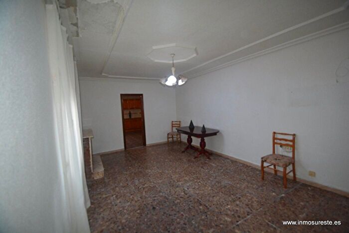 Casas en venta y pisos alquiler - 2