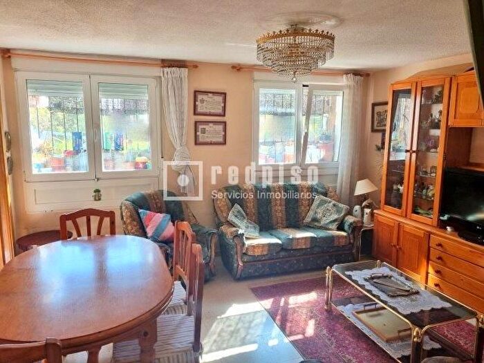 Casas en venta y pisos alquiler - 3