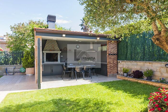Casas en venta y pisos alquiler - 3