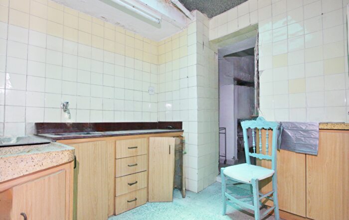 Casas en venta y pisos alquiler - 2