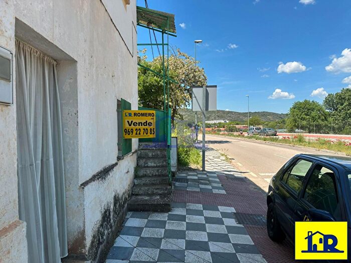 Casas en venta y pisos alquiler - 1